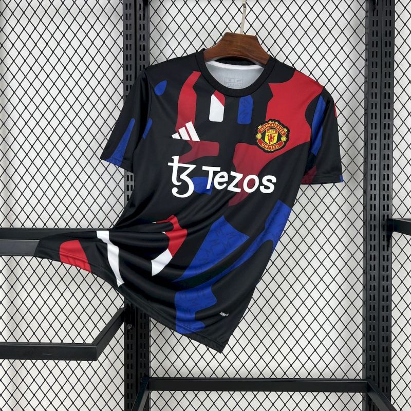 Manchester United 24/25 warm-up training kit