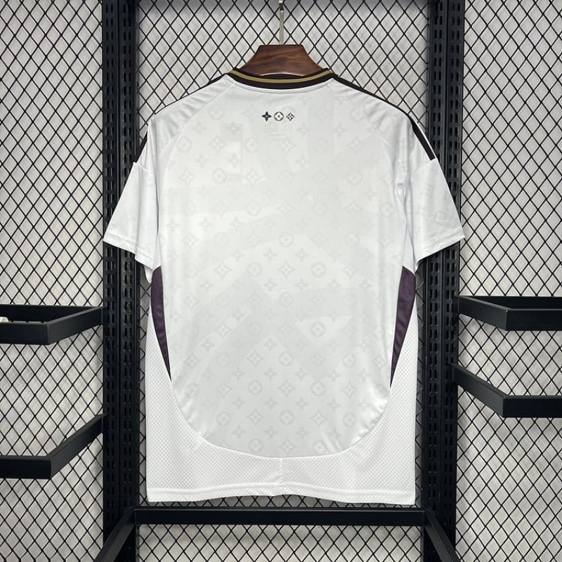 24/25 Real Madrid season joint model clover special edition jersey