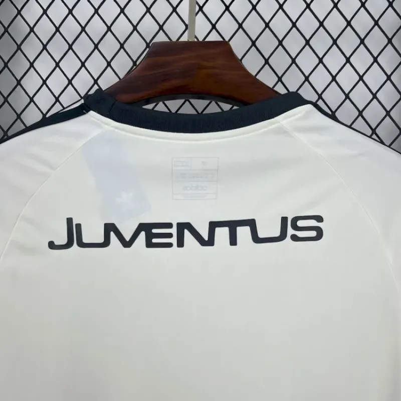 Juventus 24/25 Retro Jersey