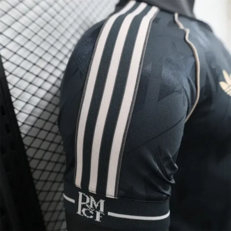 Player Version Real Madrid Black Retro Jersey 24/25 Football Jersey