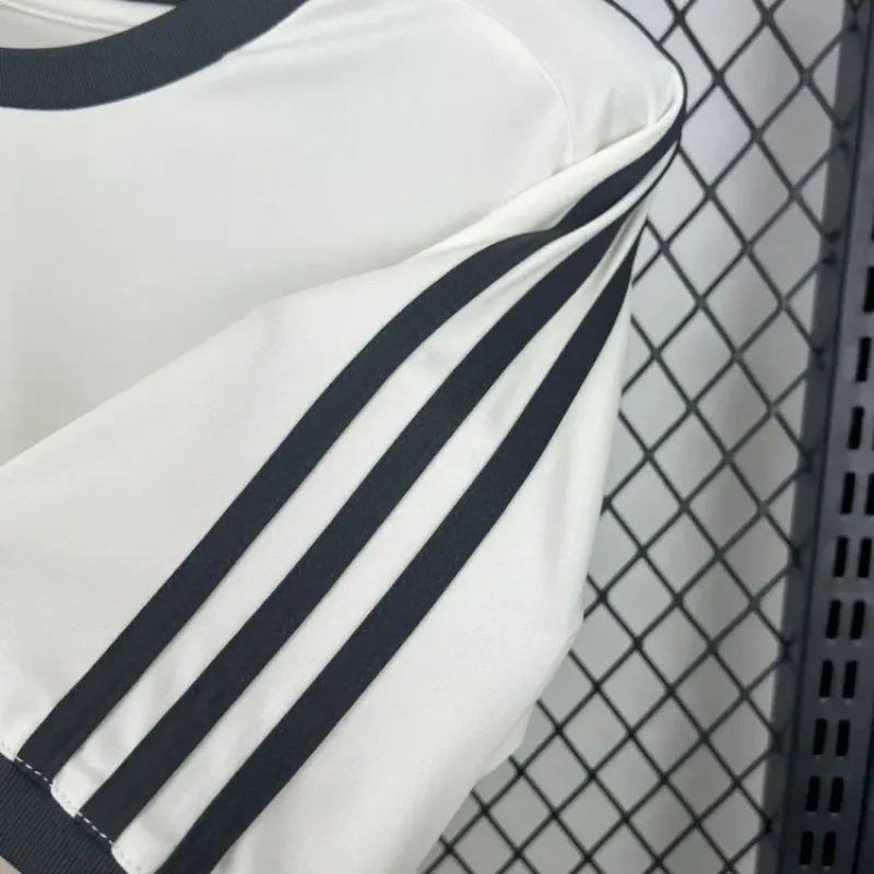 Juventus 24/25 Retro Jersey