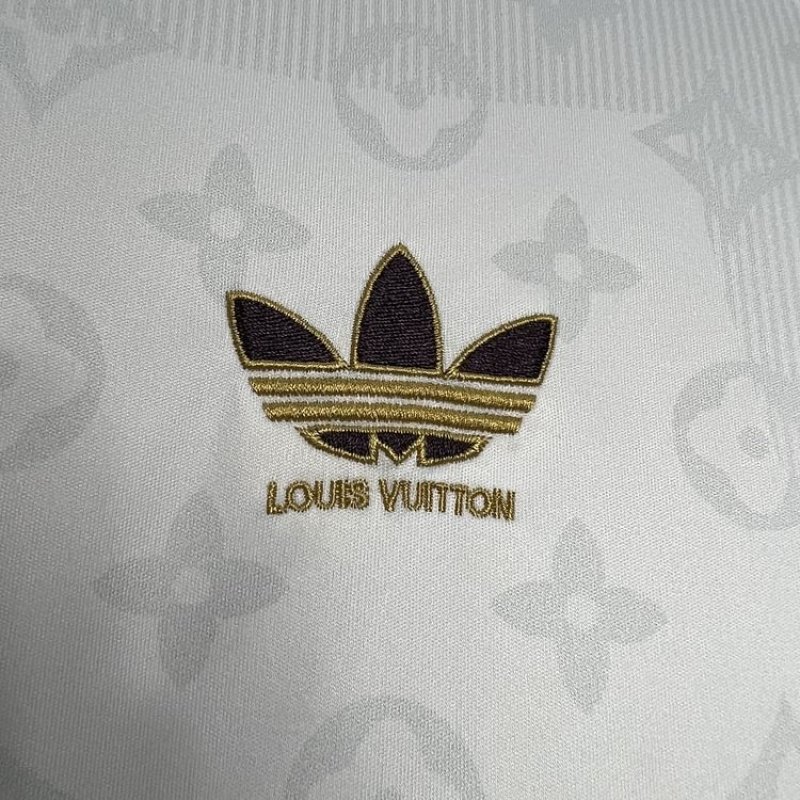 24/25 Real Madrid season joint model clover special edition jersey