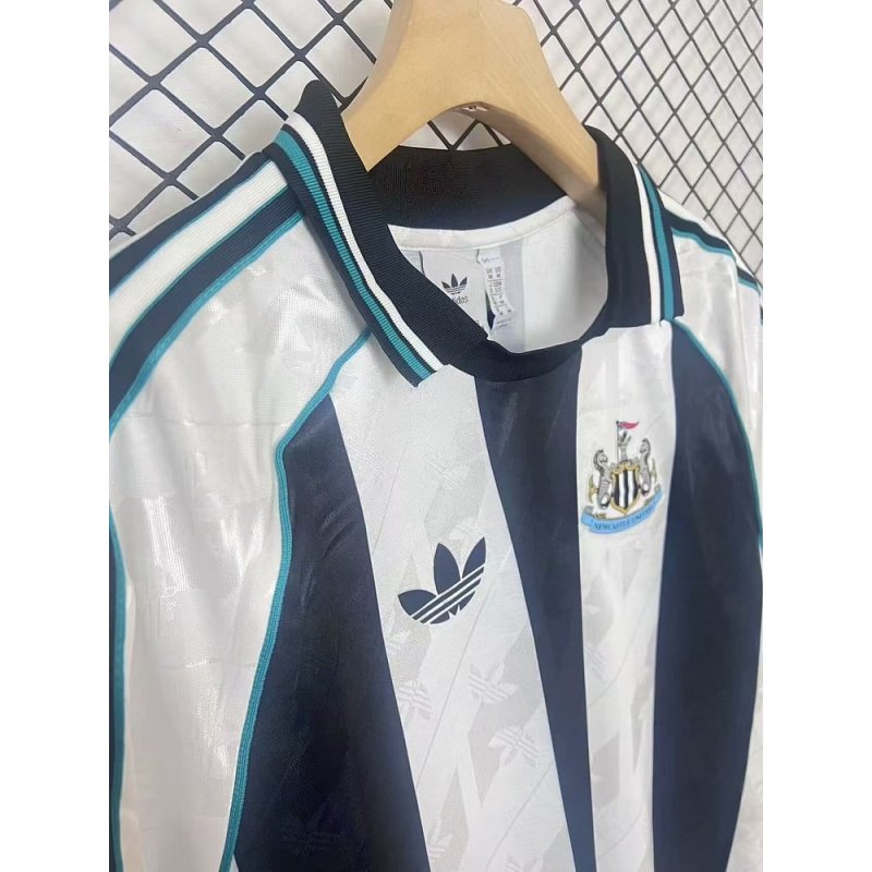 Newcastle United 24/25 Retro Special Edition Long Sleeve Shirt