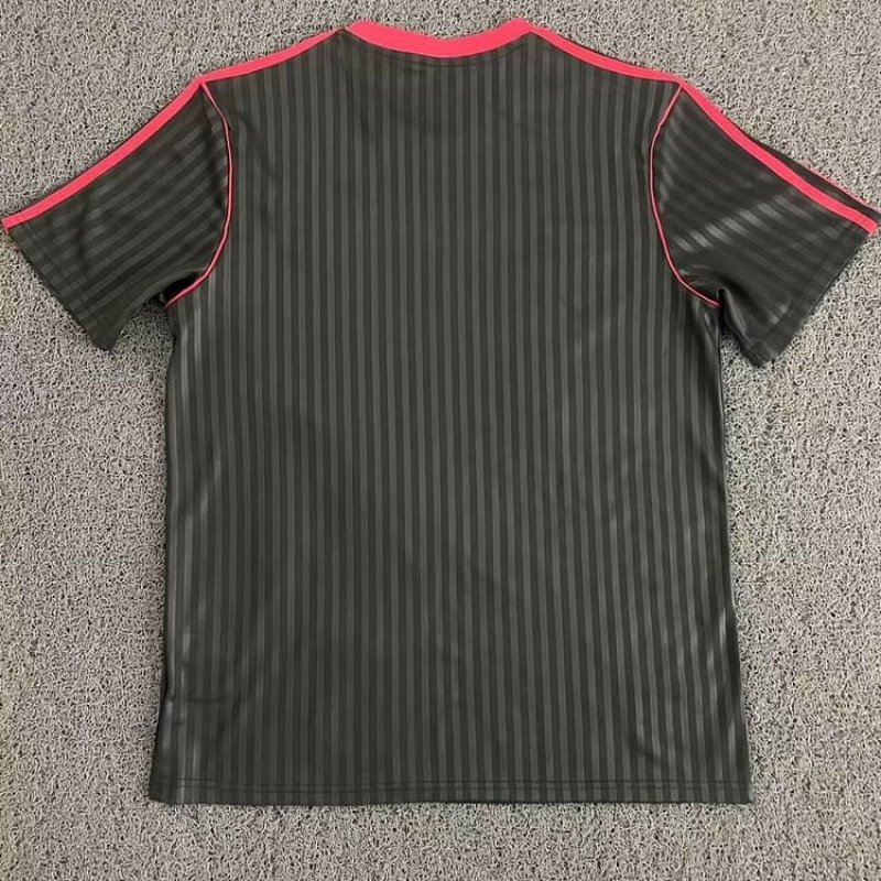Manchester United 2025 Retro Jersey