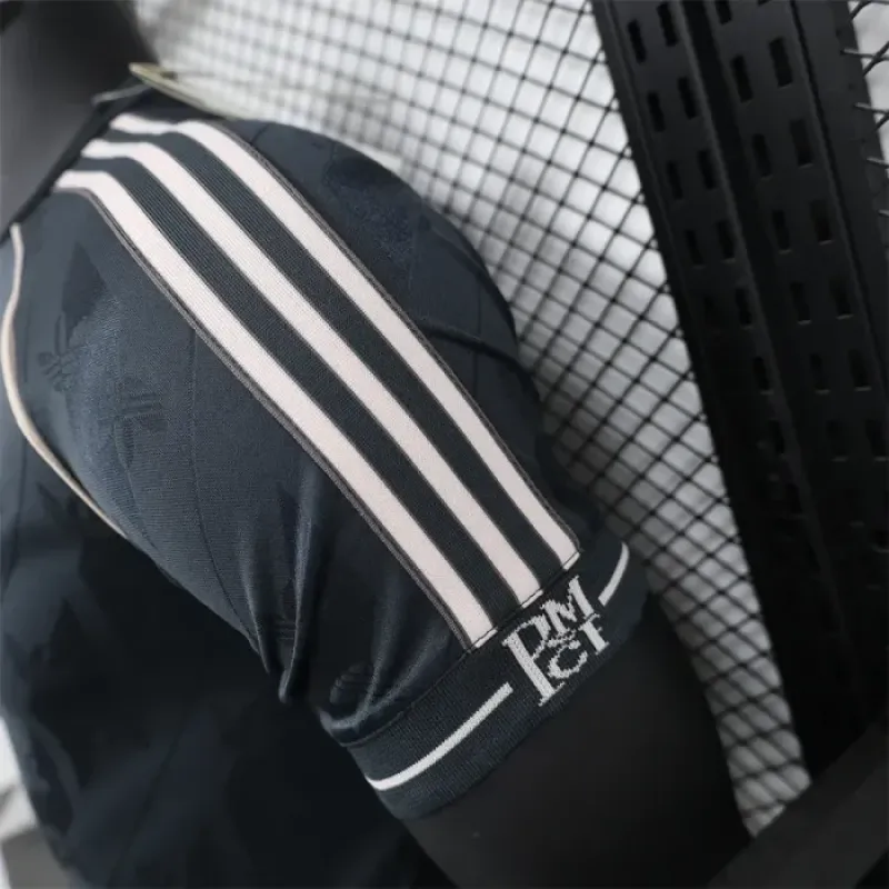 Player Version Real Madrid Black Retro Jersey 24/25 Football Jersey