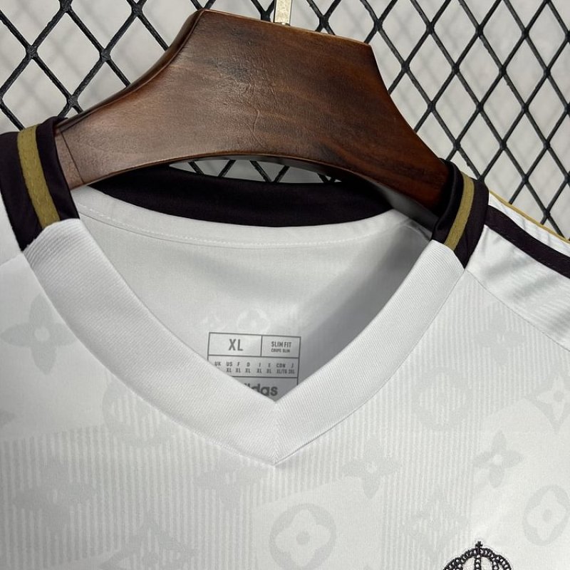 24/25 Real Madrid season joint model clover special edition jersey