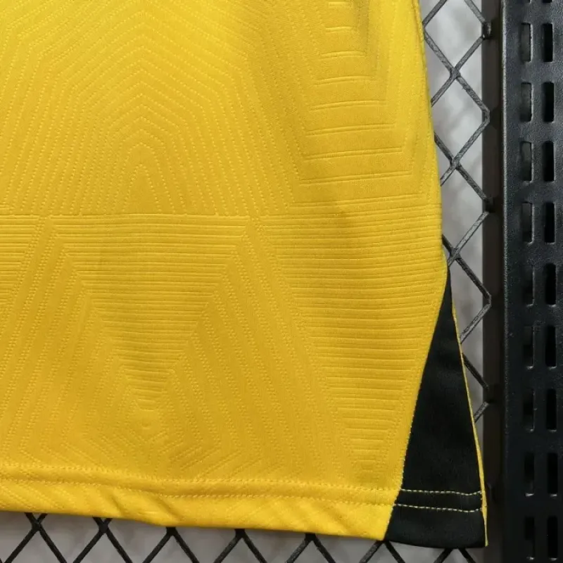 Wolves Home Jersey 24/25 Football Kit