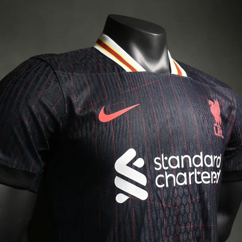 24-25 Liverpool FC Black Player Edition