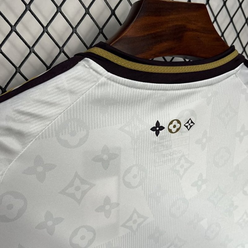 24/25 Real Madrid season joint model clover special edition jersey