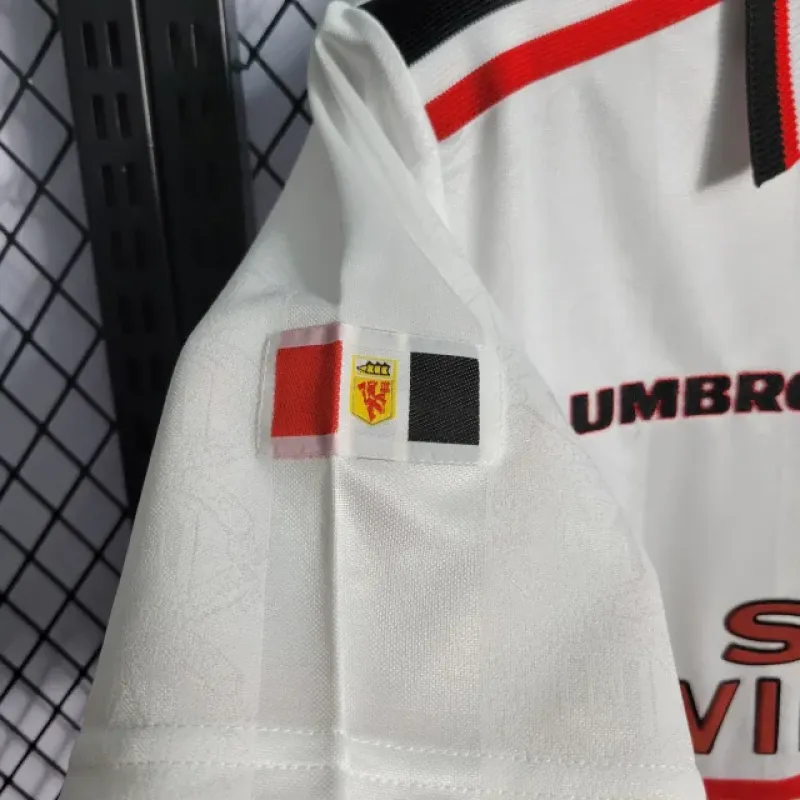 Manchester United 1998/1999 Retro Away Football Shirt