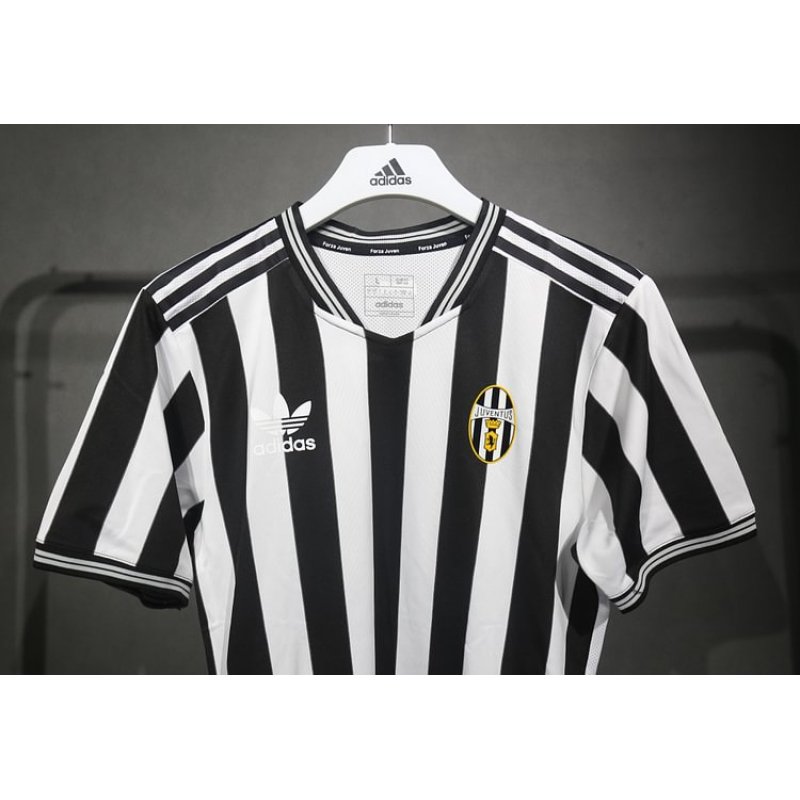 2024 Juventus Retro Training Jersey