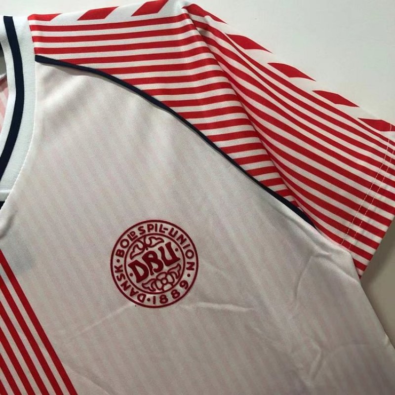 1986 Retro Denmark Away Soccer Shirt