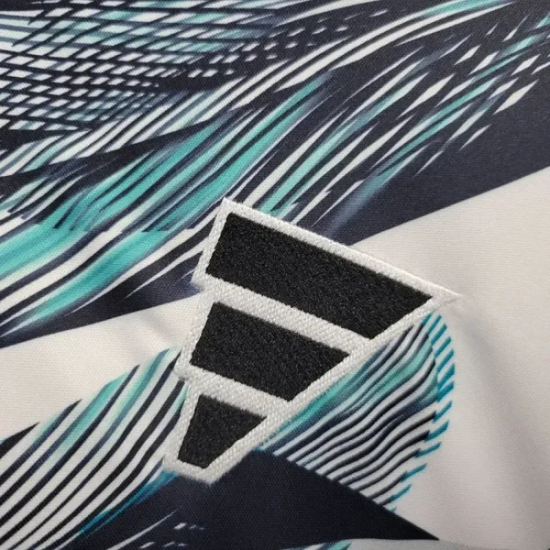24/25 Newcastle United pre-match kit