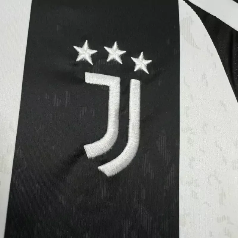 Juventus 24/25 Home Football Jersey (with sponsor)